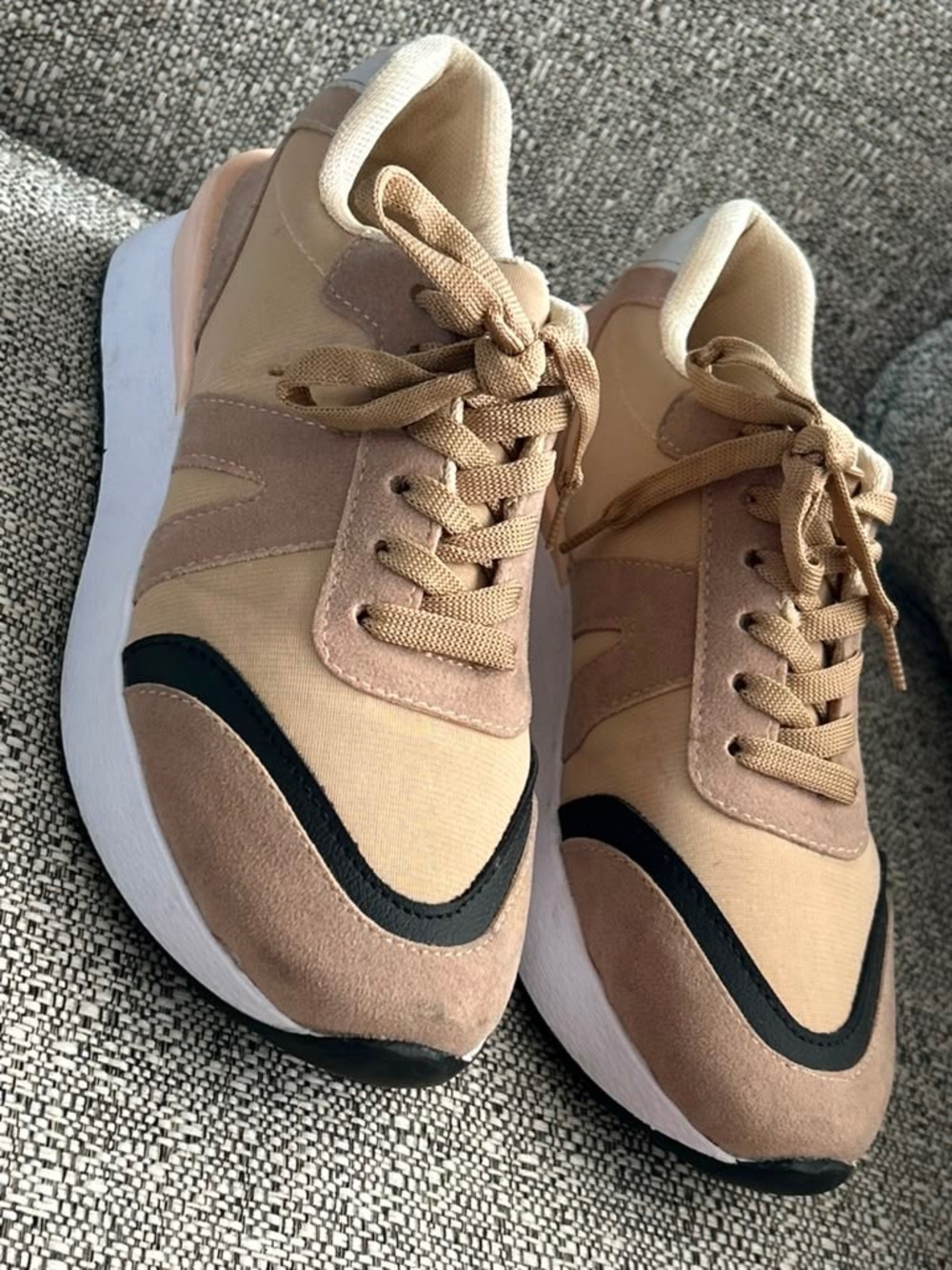 The Nova Sneakers